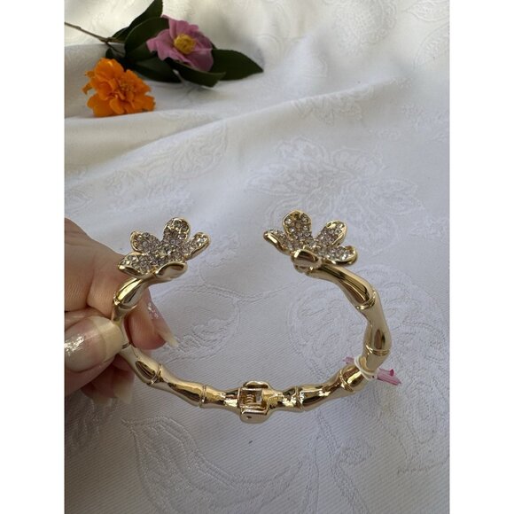 Lilly Pulitzer Flower Cuff Bracelet Gold-tone Rhinestone Hinged Bracelet NWT - Picture 5 of 16